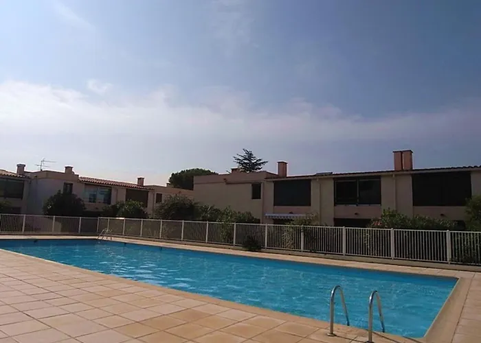 Climatisé 2 Pièces Avec Piscine, Tennis Et Parking à 500m De La - Fr-1-776-73 *